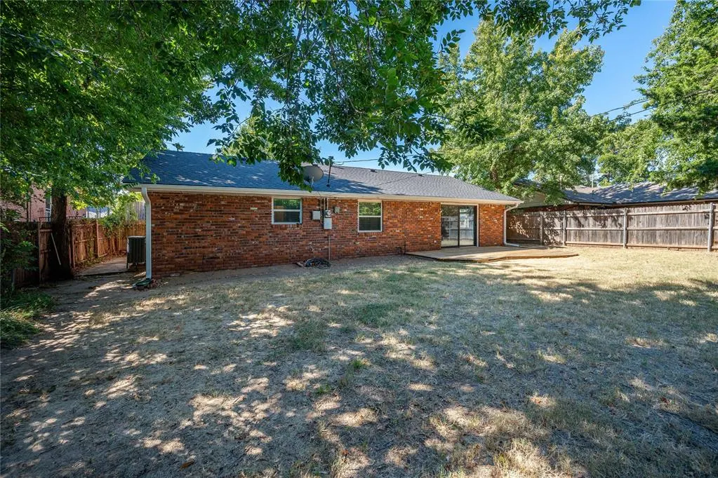 Photo 22 — 5615 NW 37th Street, Warr Acres, OK 73122