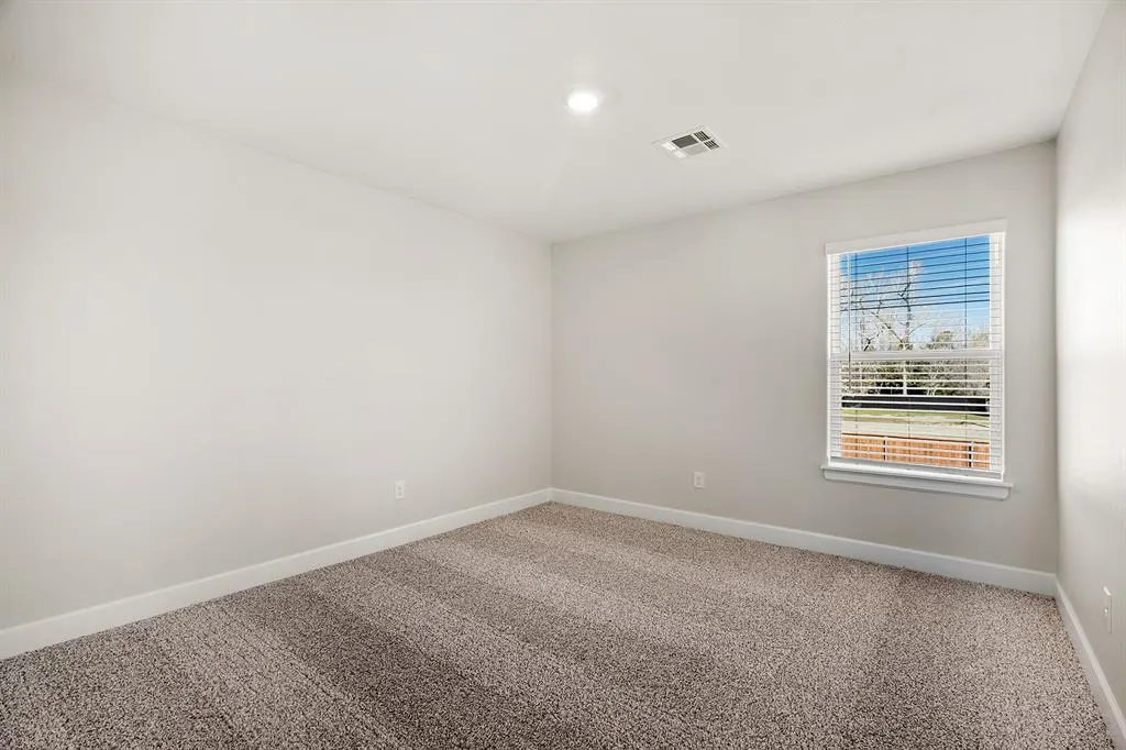 Photo 12 — 3112 Evyn Boulevard, Yukon, OK 73099