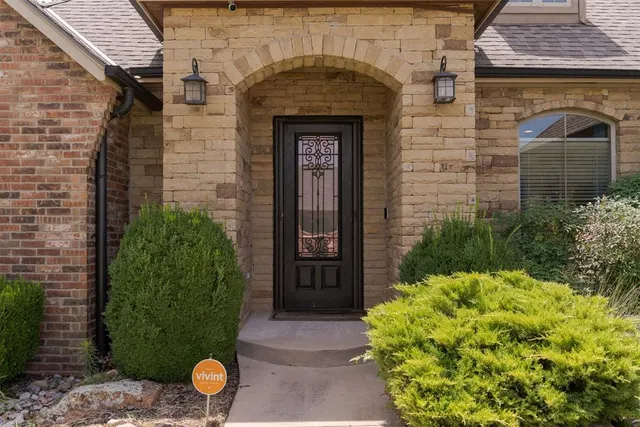 Photo 2 — 1008 Bayonne Bridge Court, Edmond, OK 73034
