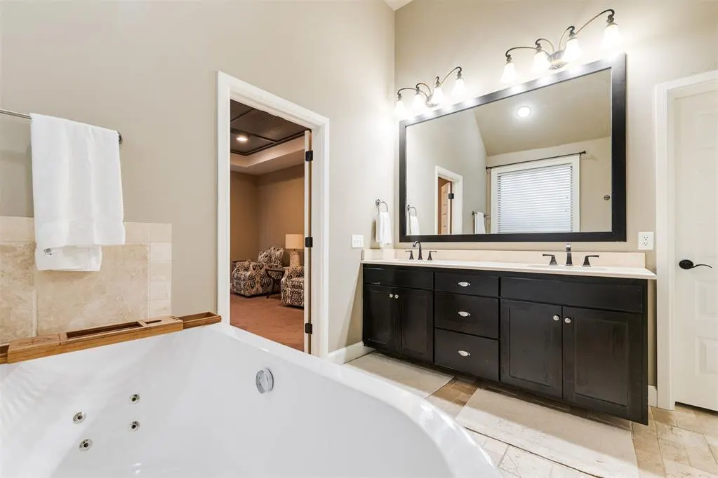 Photo 11 — 1008 Bayonne Bridge Court, Edmond, OK 73034