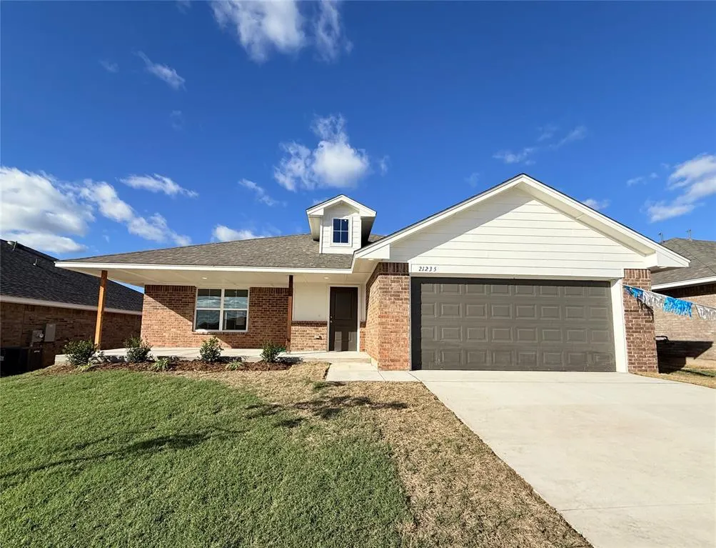 Front exterior — 21235 SE 32nd Street, Harrah, OK 73045
