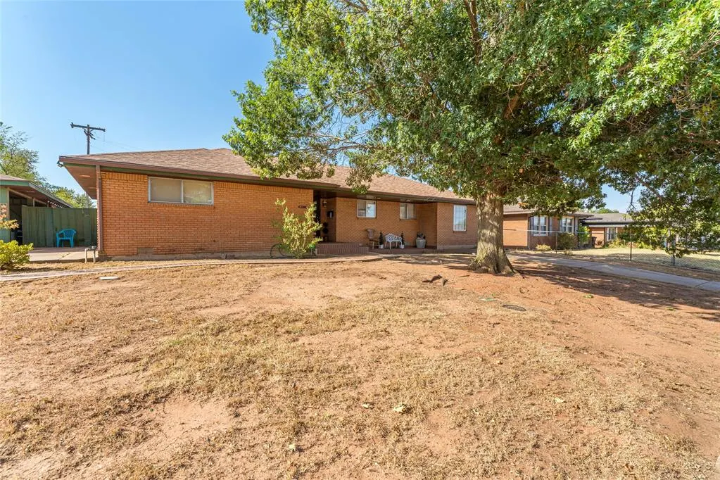 Photo 3 — 1200 Barker Road, Clinton, OK 73601