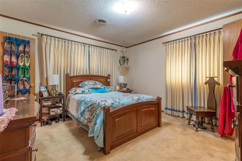 Photo 14 — 1200 Barker Road, Clinton, OK 73601