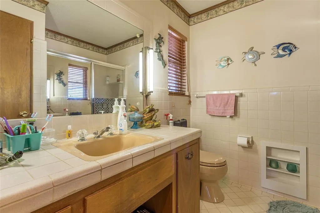 Photo 19 — 1200 Barker Road, Clinton, OK 73601