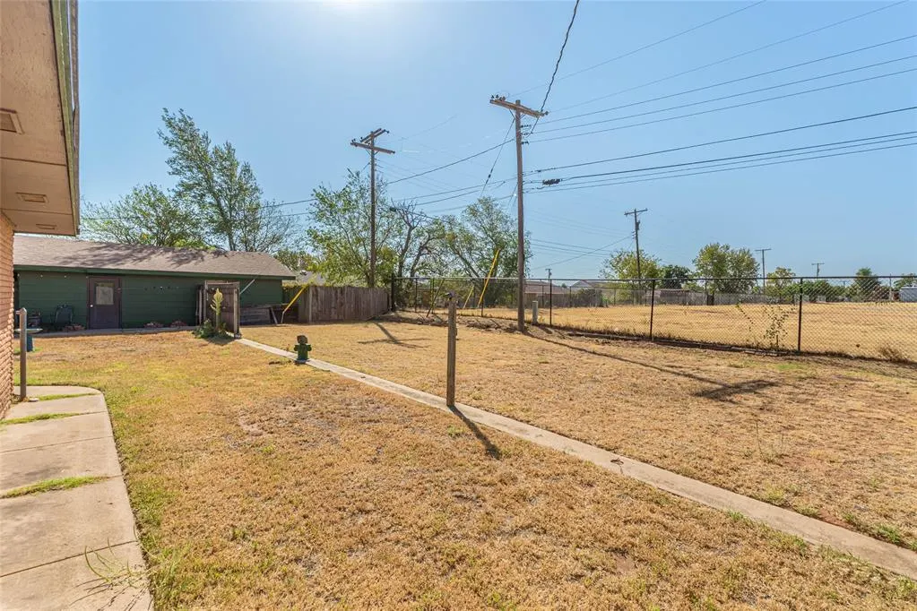 Photo 27 — 1200 Barker Road, Clinton, OK 73601