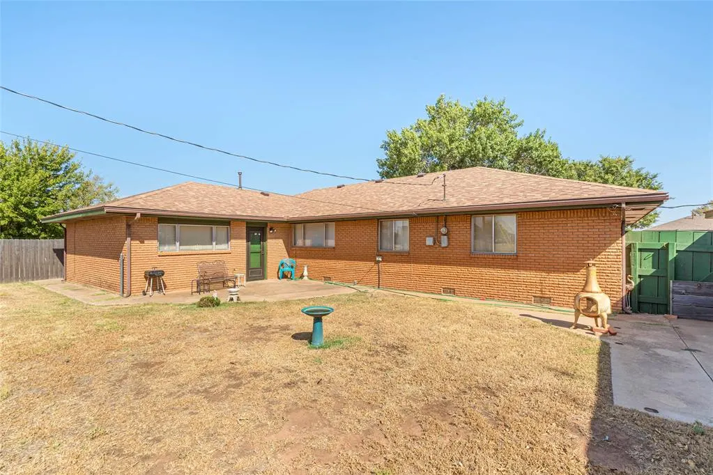 Photo 32 — 1200 Barker Road, Clinton, OK 73601