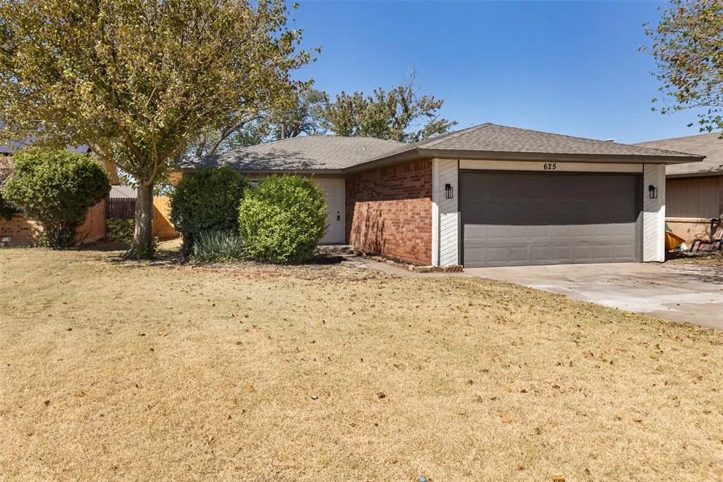 Photo 2 — 625 NW 111th Street, Oklahoma City, OK 73114
