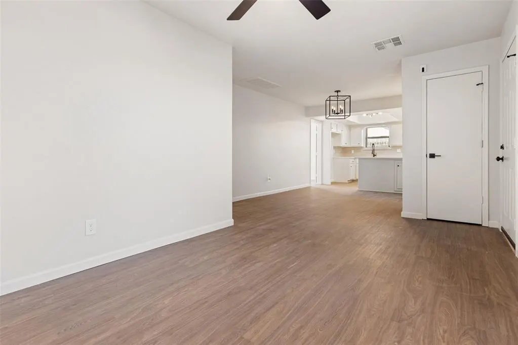 Photo 4 — 625 NW 111th Street, Oklahoma City, OK 73114