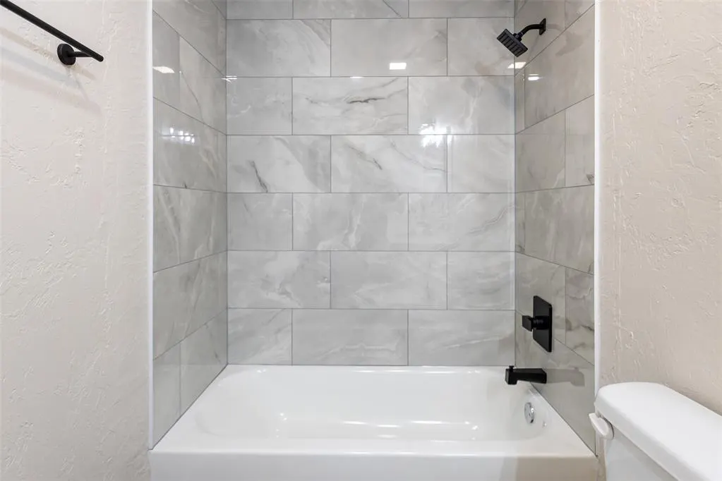 Photo 12 — 625 NW 111th Street, Oklahoma City, OK 73114