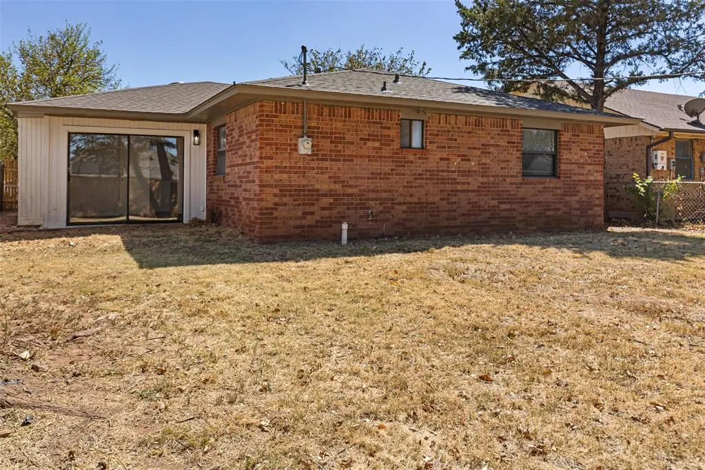 Photo 23 — 625 NW 111th Street, Oklahoma City, OK 73114