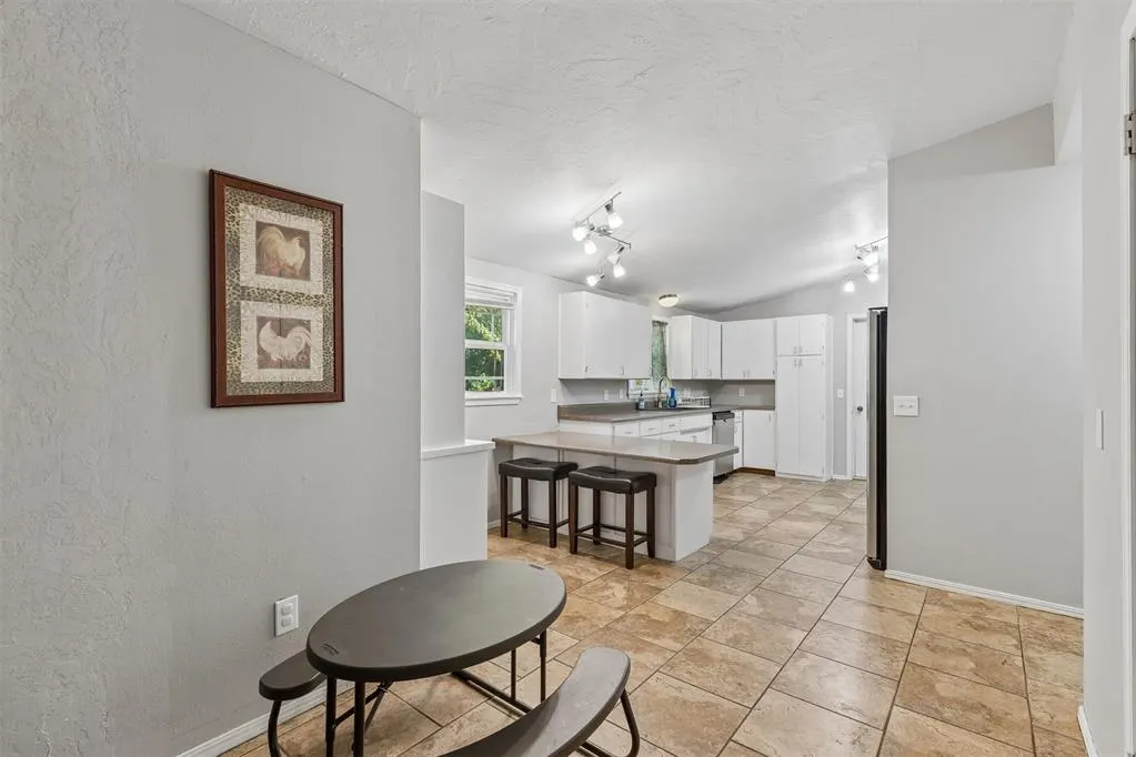 Photo 11 — 6512 NW 20th Drive, Bethany, OK 73008