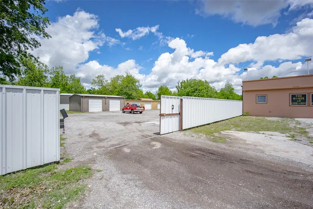 Photo 2 — 5121 SE 15th Street, Del City, OK 73115