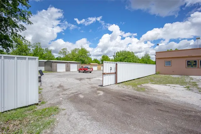 Photo 2 — 5121 SE 15th Street, Del City, OK 73115