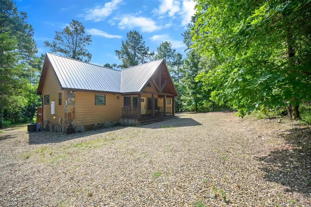 Front exterior — 204 Eagle Mountain Trail, Broken Bow, OK 74728