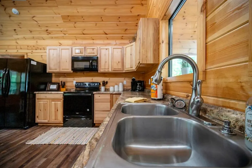 Photo 2 — 204 Eagle Mountain Trail, Broken Bow, OK 74728