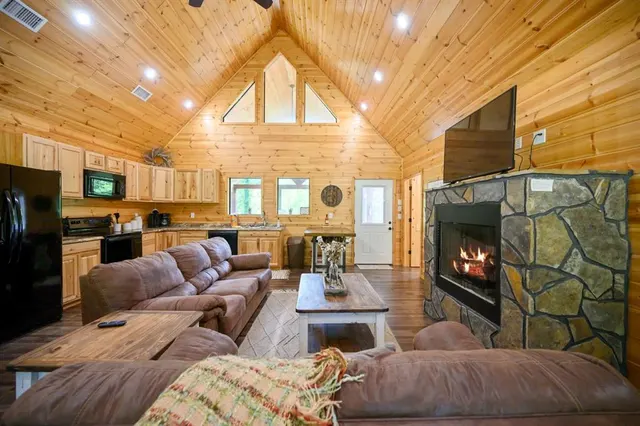 Photo 5 — 204 Eagle Mountain Trail, Broken Bow, OK 74728