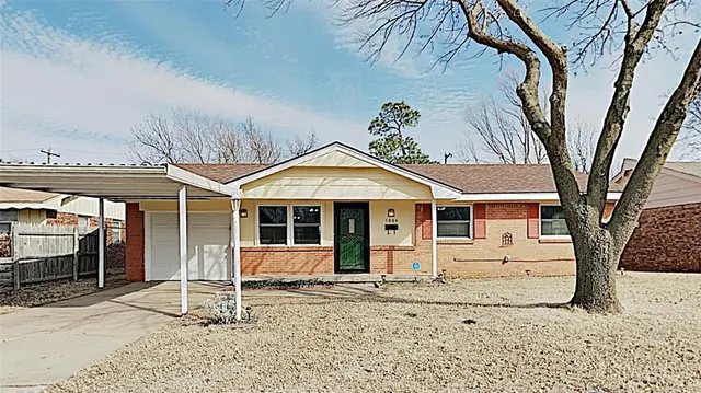 Photo 2 — 1004 Moraine Avenue, Midwest City, OK 73130