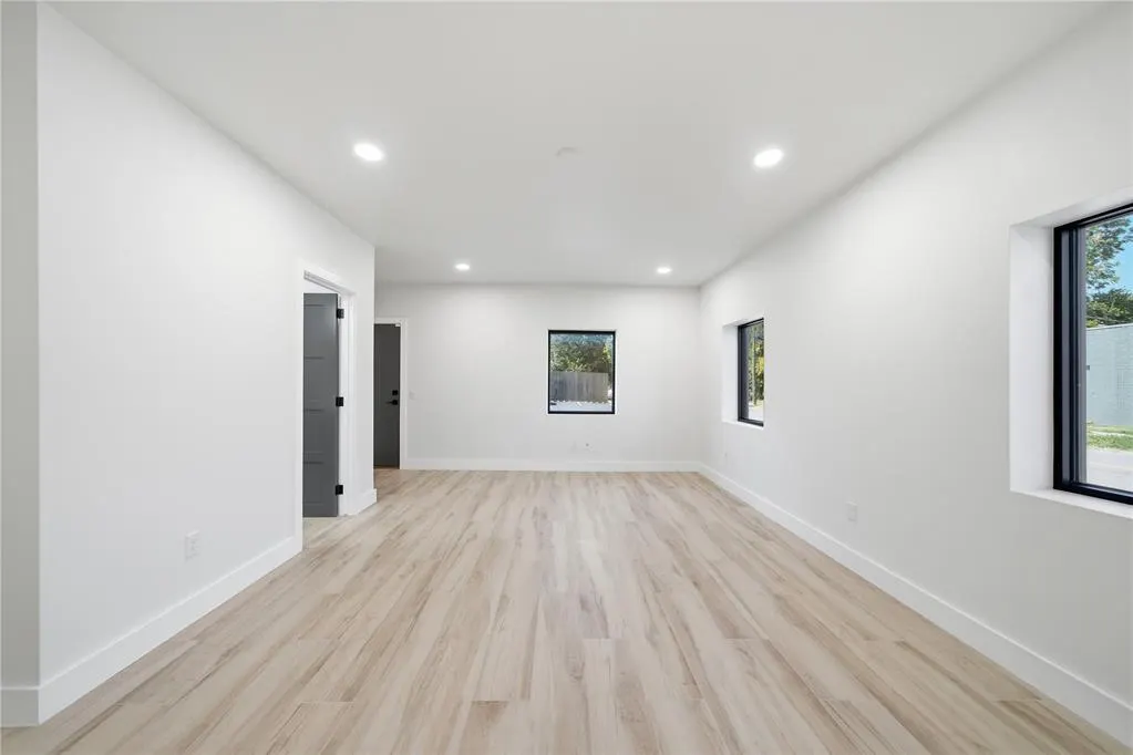 Photo 21 — 1420 Linwood Boulevard, Oklahoma City, OK 73106