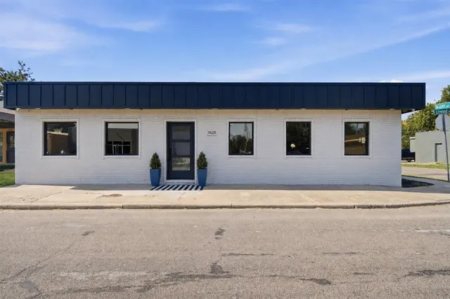 Photo 2 — 1420 Linwood Boulevard, Oklahoma City, OK 73106