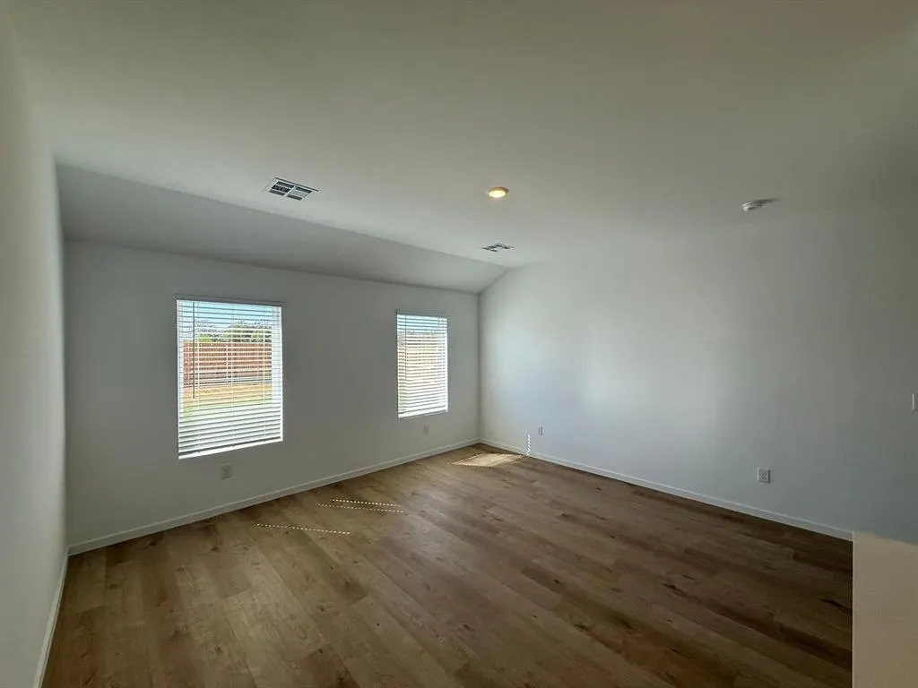 Photo 3 — 4017 Dutch Lane, Mustang, OK 73064