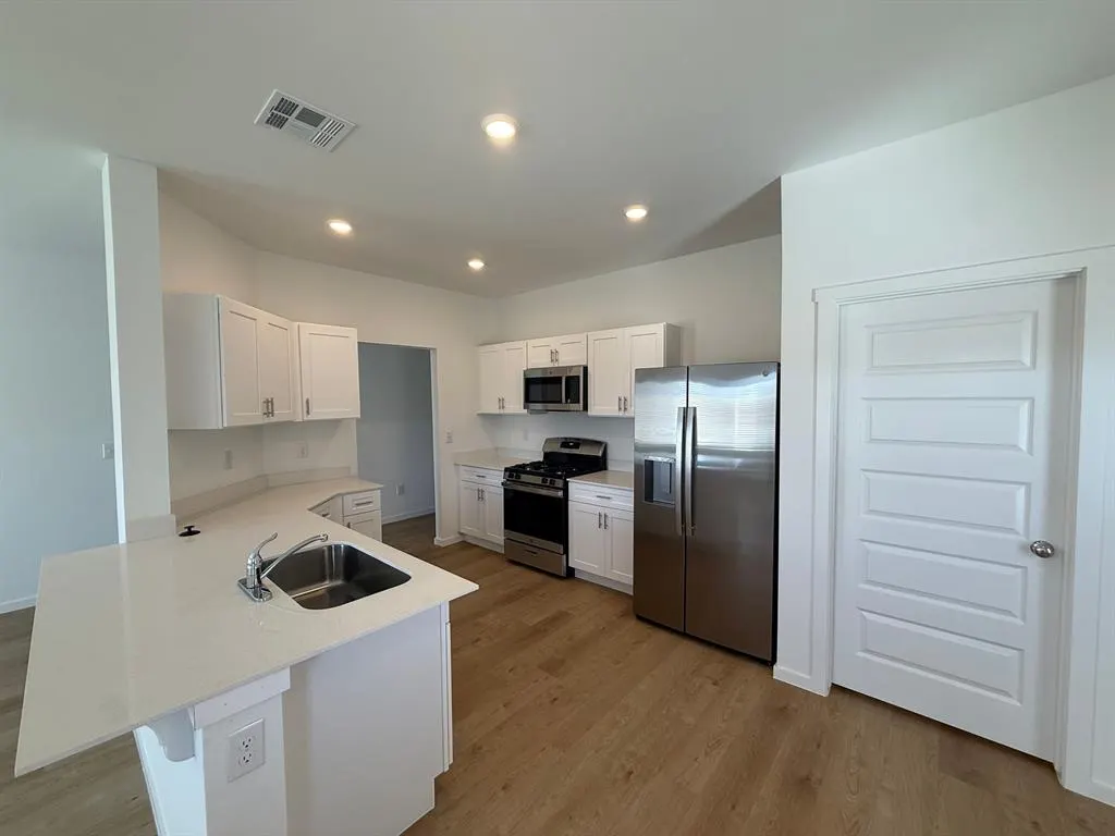 Photo 4 — 4017 Dutch Lane, Mustang, OK 73064