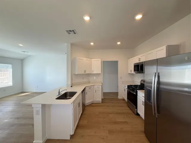 Photo 5 — 4017 Dutch Lane, Mustang, OK 73064