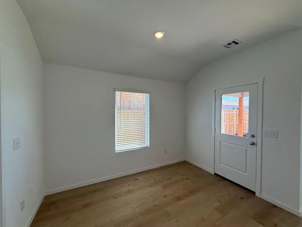Photo 6 — 4017 Dutch Lane, Mustang, OK 73064
