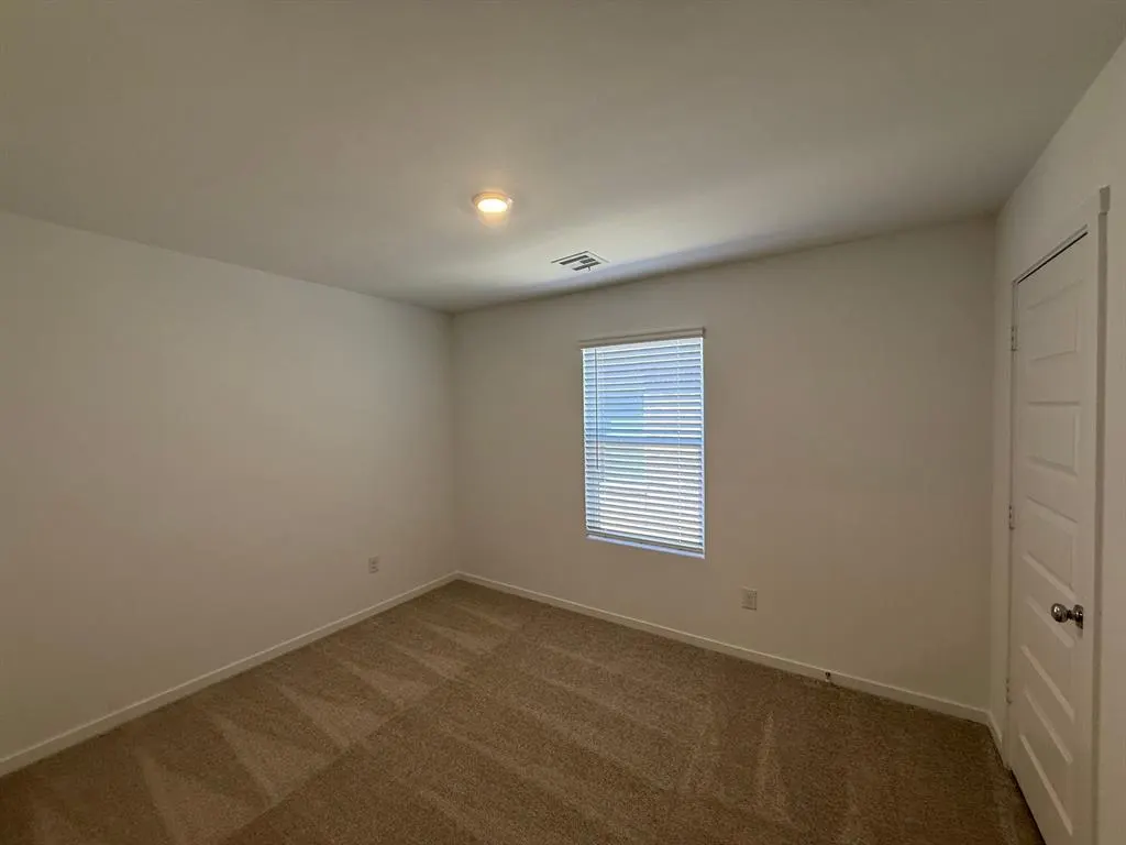 Photo 12 — 4017 Dutch Lane, Mustang, OK 73064