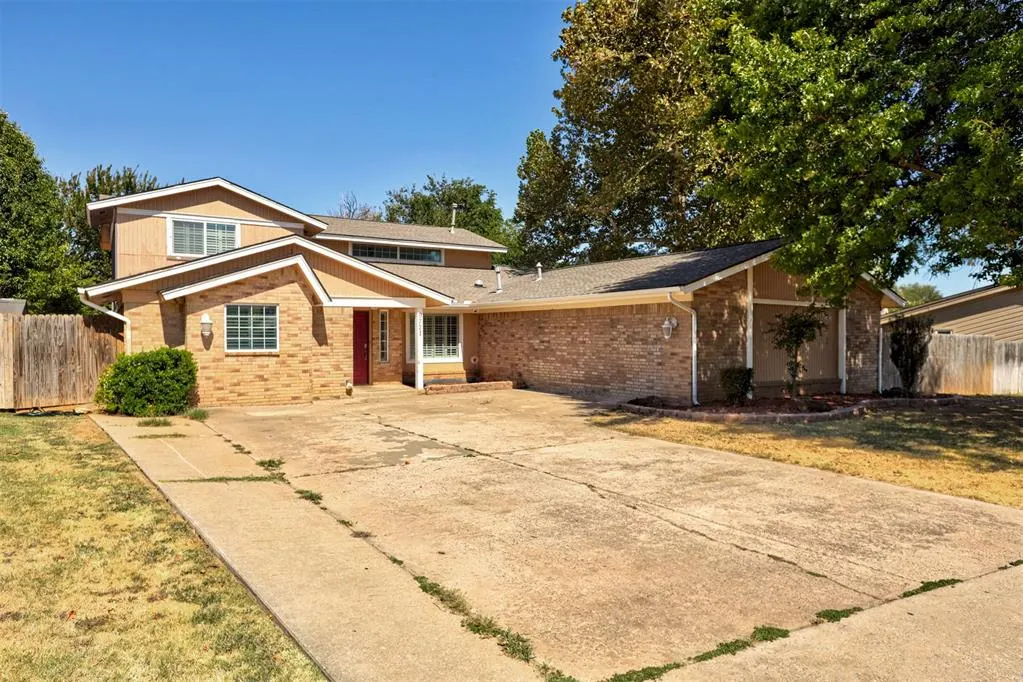 Photo 2 — 9721 Lakeland Terrace, Oklahoma City, OK 73162