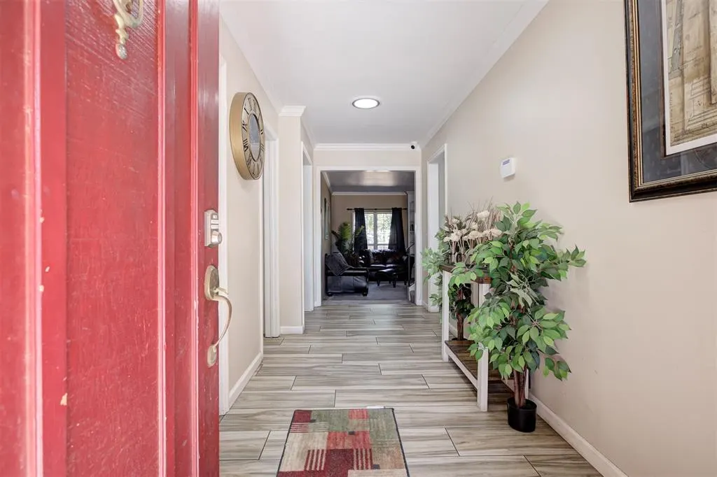 Photo 3 — 9721 Lakeland Terrace, Oklahoma City, OK 73162
