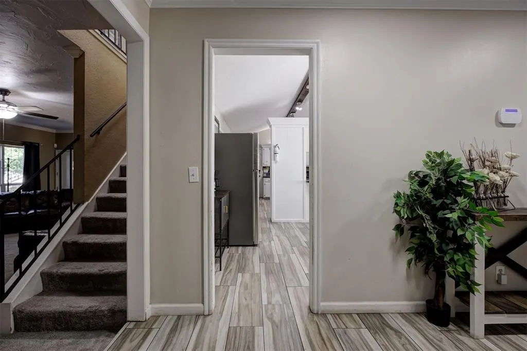 Photo 8 — 9721 Lakeland Terrace, Oklahoma City, OK 73162