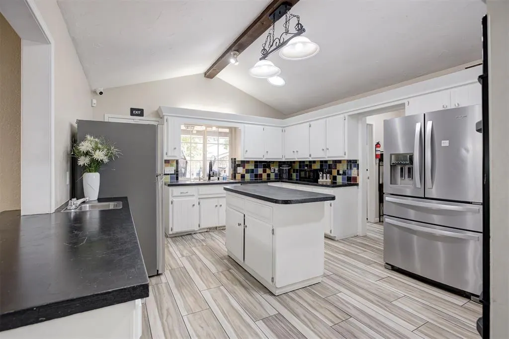 Photo 9 — 9721 Lakeland Terrace, Oklahoma City, OK 73162