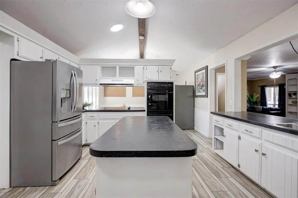 Photo 10 — 9721 Lakeland Terrace, Oklahoma City, OK 73162