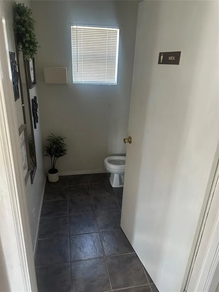 Photo 5 — 1519 W Main Street, Ardmore, OK 73401