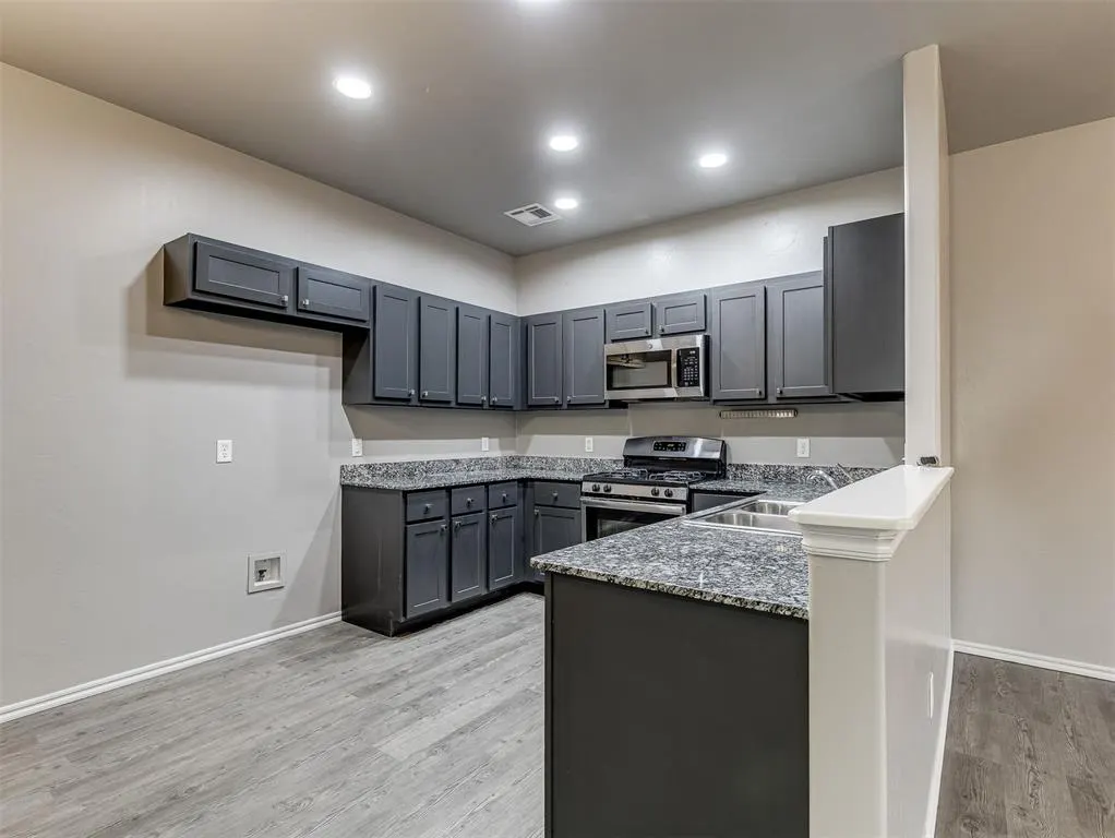 Photo 13 — 112 Ashley Drive, Edmond, OK 73003