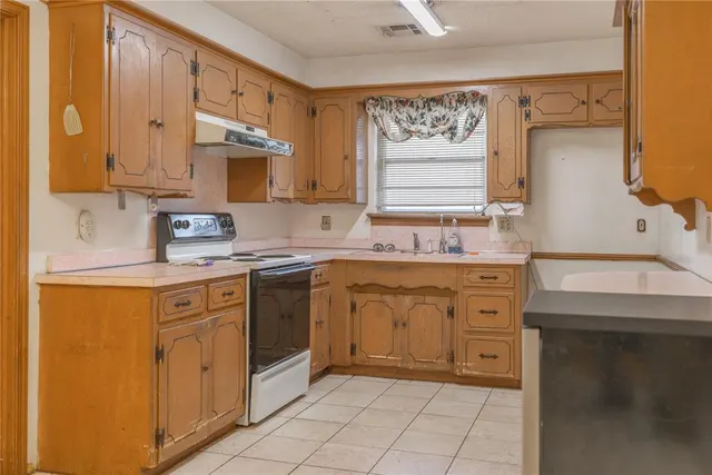 Photo 4 — 5920 N College Street, Oklahoma City, OK 73122