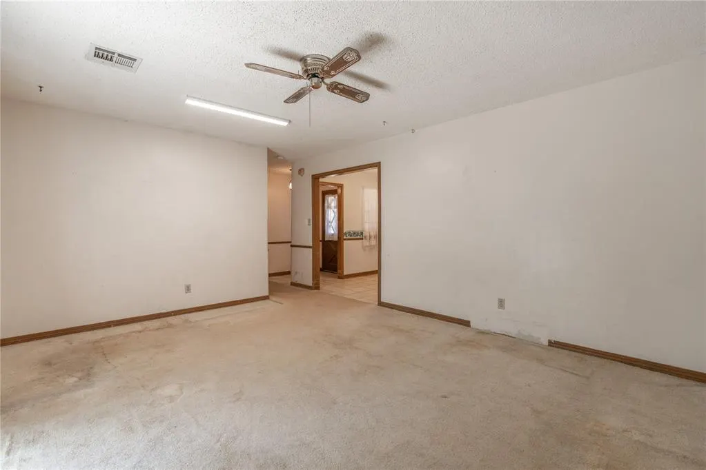 Photo 6 — 5920 N College Street, Oklahoma City, OK 73122