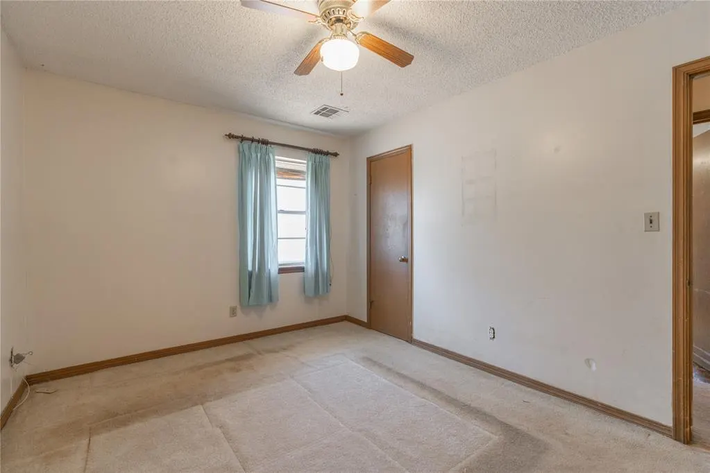 Photo 13 — 5920 N College Street, Oklahoma City, OK 73122