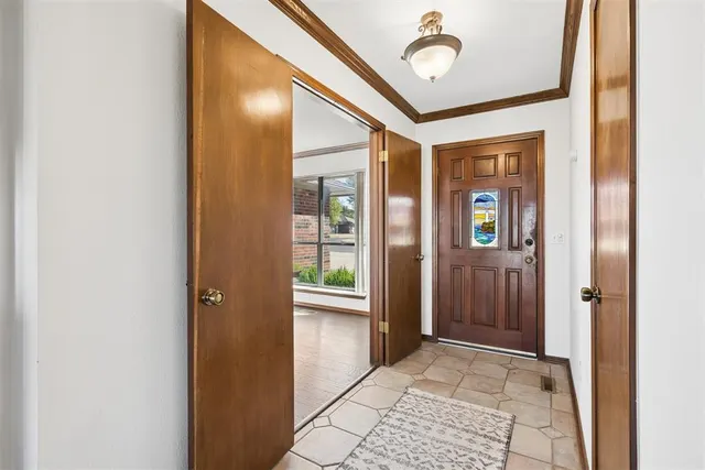 Photo 6 — 9709 Lakeshore Drive, Oklahoma City, OK 73120