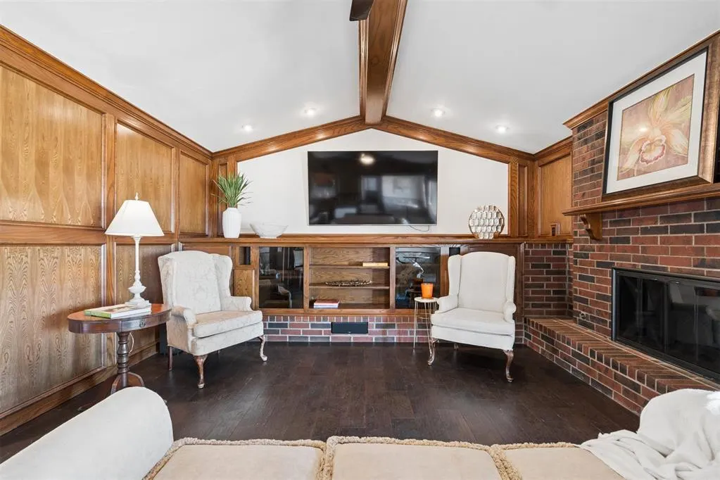 Photo 11 — 9709 Lakeshore Drive, Oklahoma City, OK 73120