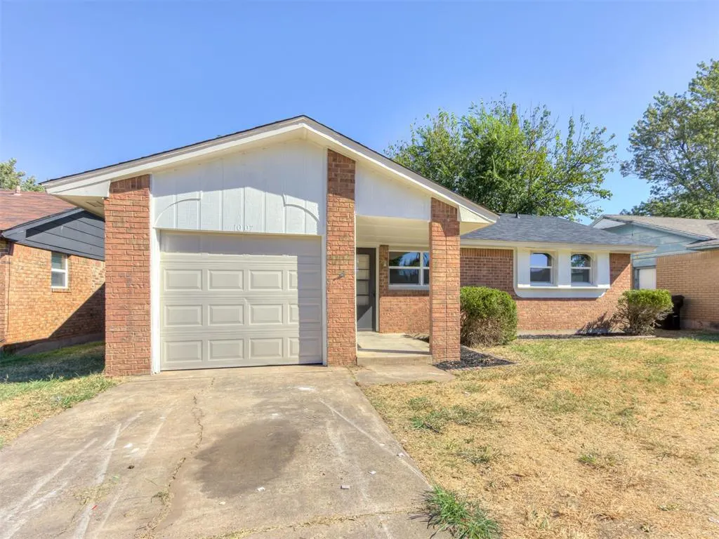 Photo 3 — 1007 NW 20th Street, Moore, OK 73160