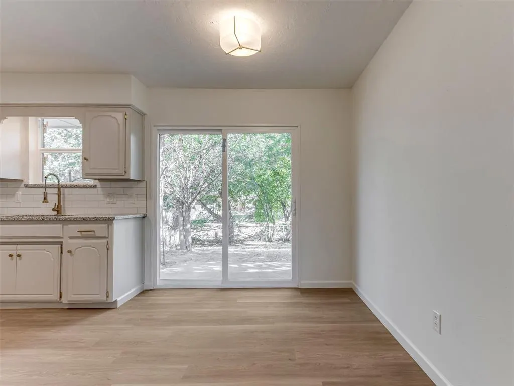 Photo 9 — 1007 NW 20th Street, Moore, OK 73160