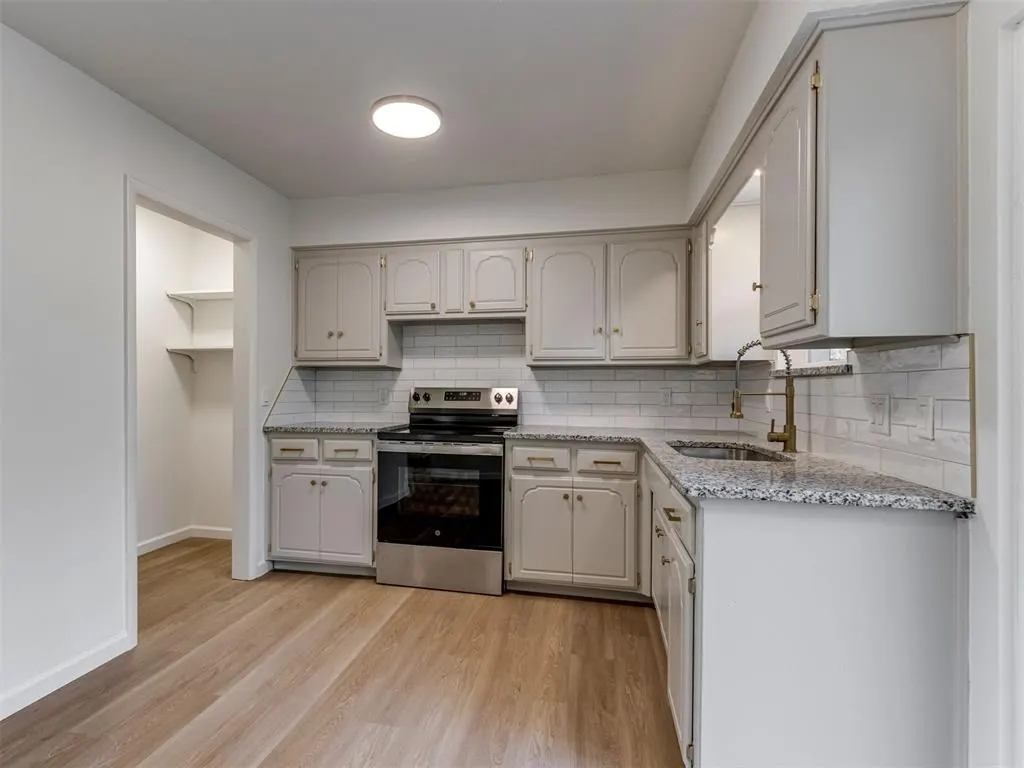 Photo 11 — 1007 NW 20th Street, Moore, OK 73160