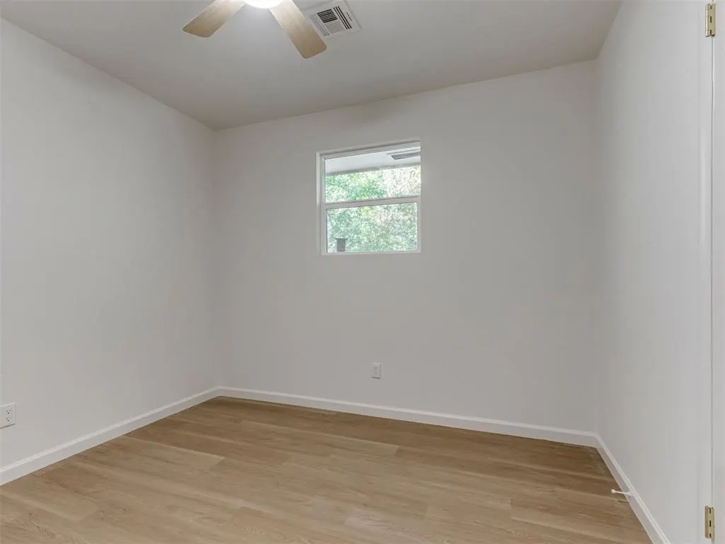 Photo 22 — 1007 NW 20th Street, Moore, OK 73160