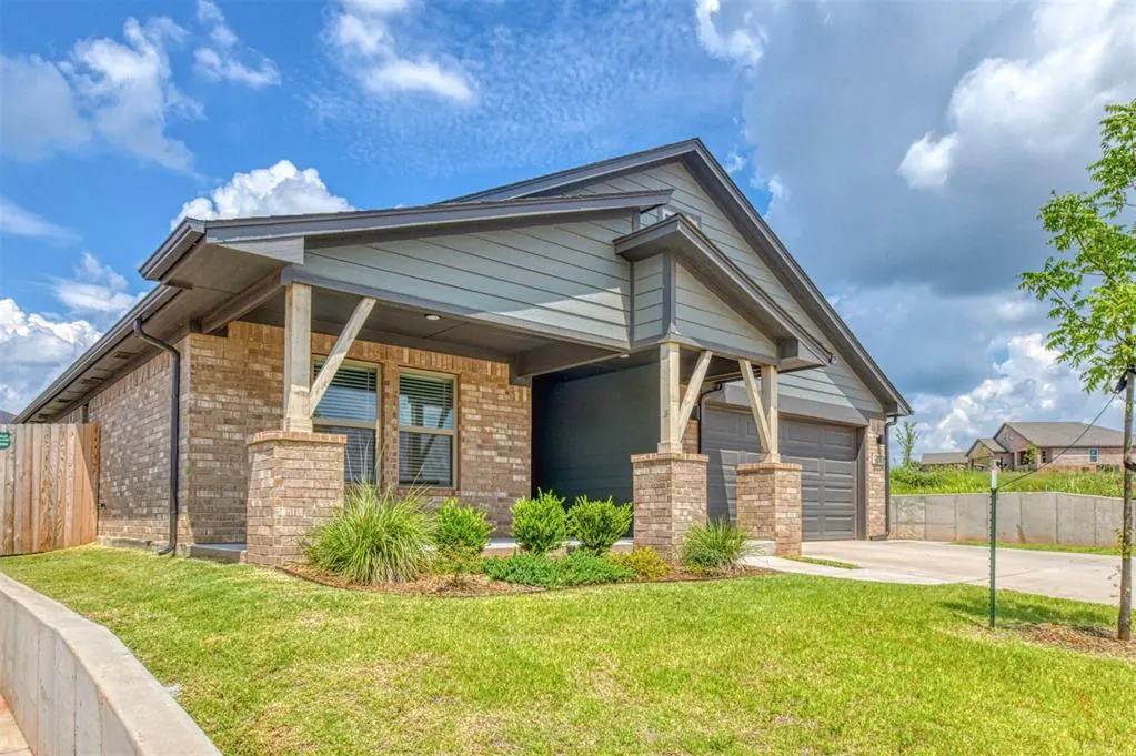 Photo 2 — 2804 S Bowling Drive, Stillwater, OK 74074