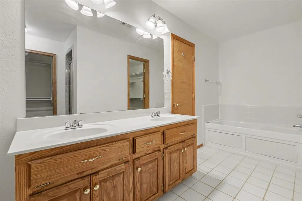 Photo 19 — 8213 Aaron Drive, Oklahoma City, OK 73132