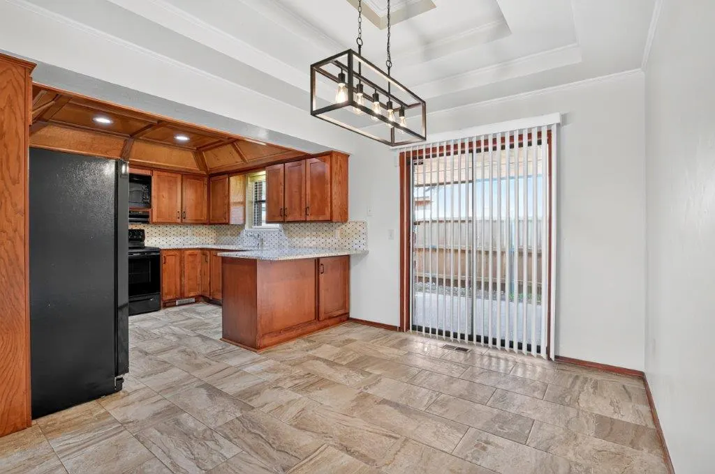 Photo 11 — 18504 Laurel Oak Drive, Edmond, OK 73012