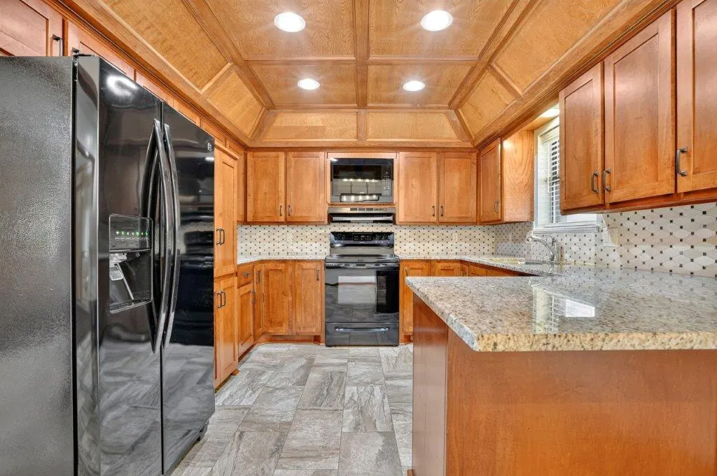 Photo 12 — 18504 Laurel Oak Drive, Edmond, OK 73012