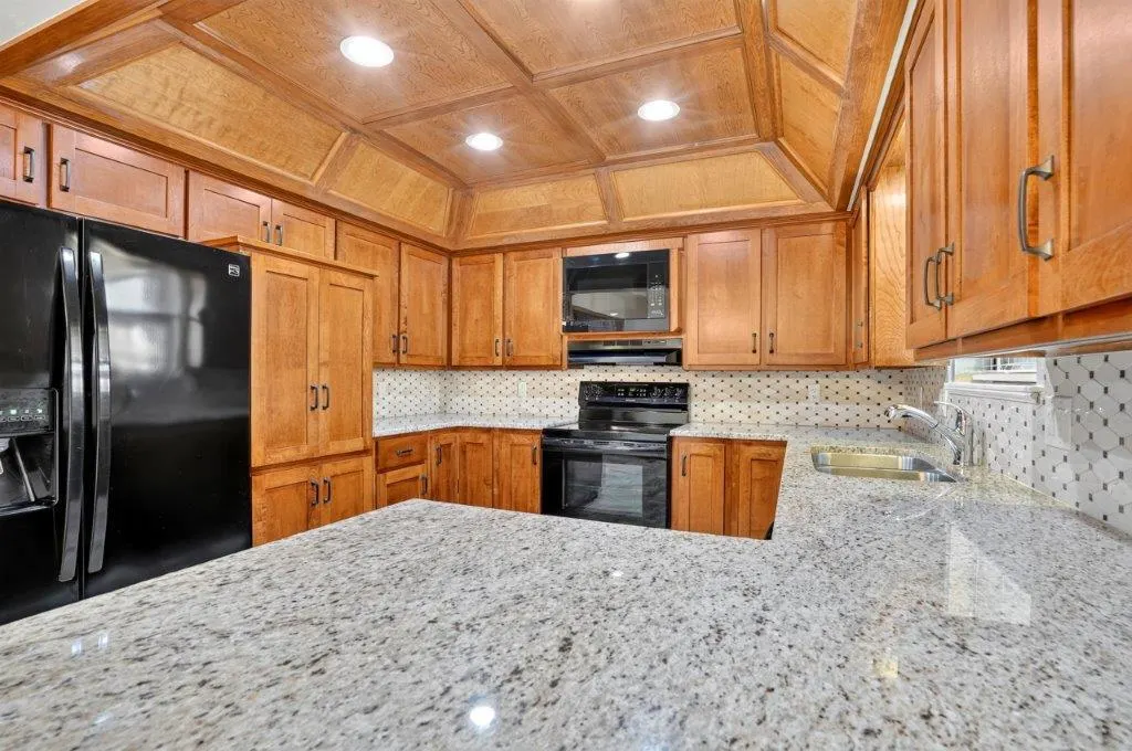 Photo 13 — 18504 Laurel Oak Drive, Edmond, OK 73012