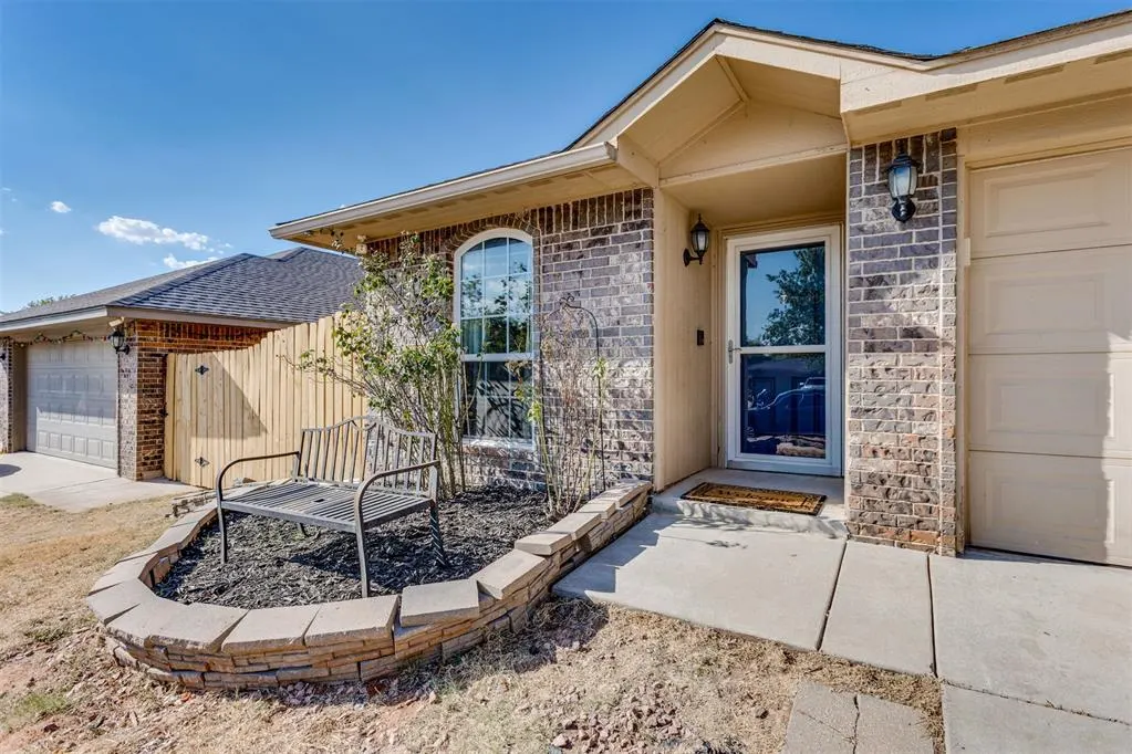 Photo 4 — 12321 SW 9th Terrace, Yukon, OK 73099